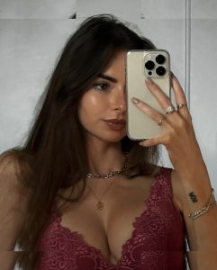 Angelina Texier - Image 42