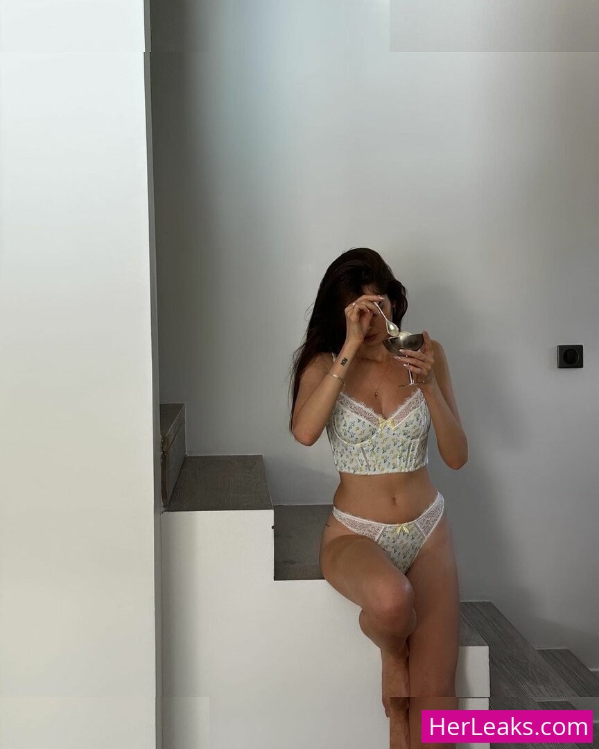 Angelina Texier - Image 35