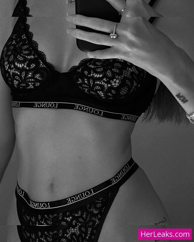 Angelina Texier - Image 12