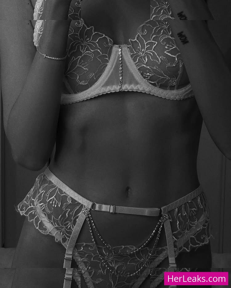Angelina Texier - Image 8