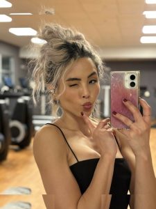 Anna Akana - Image 31