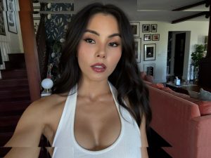Anna Akana - Image 27