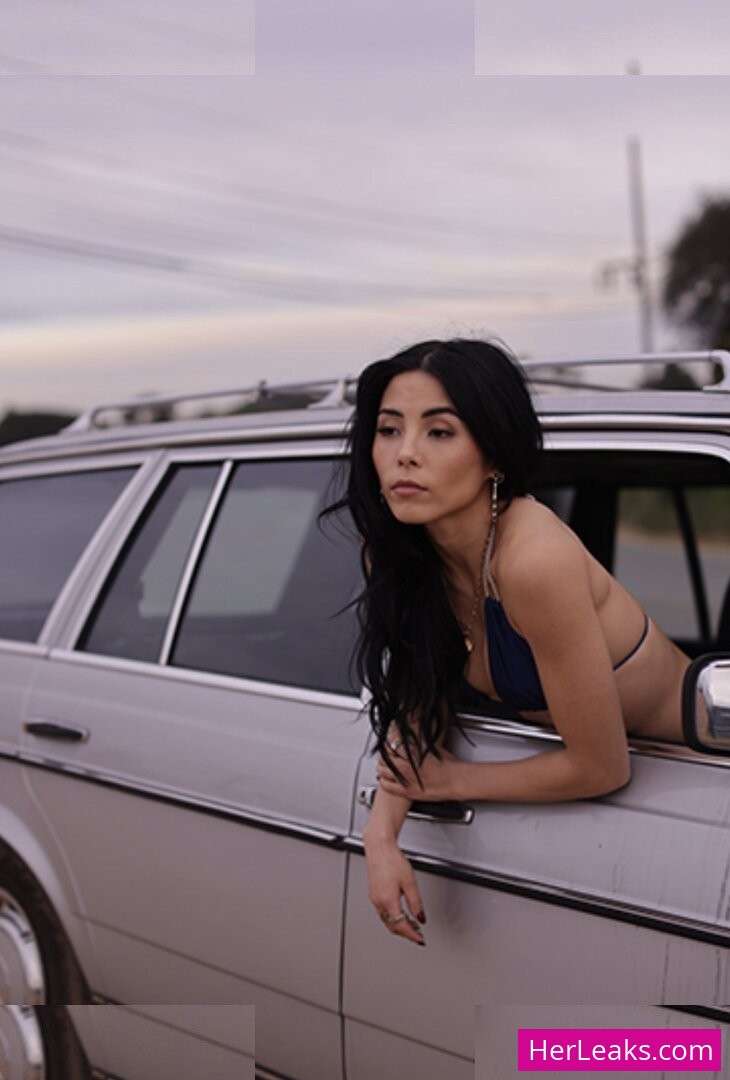 Anna Akana - Image 15