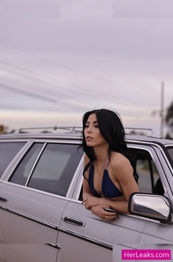 Anna Akana - Image 13
