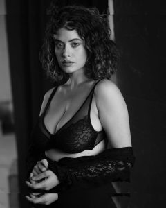 Anna Pittureri - Image 184