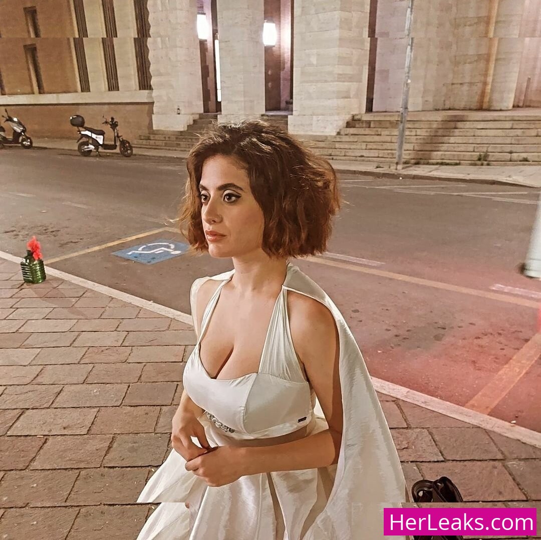 Anna Pittureri - Image 136