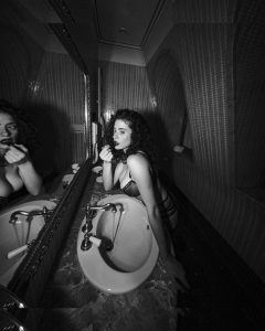 Anna Pittureri - Image 130