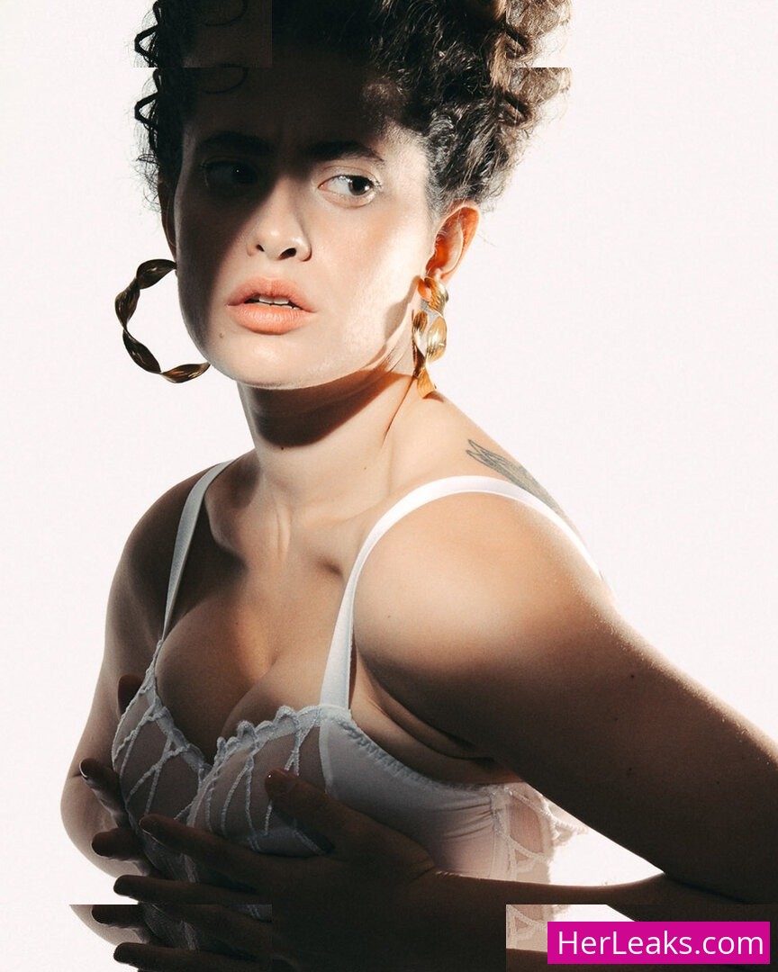 Anna Pittureri - Image 122