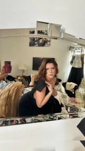 Bella Thorne - Image 2