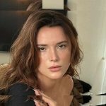 bella-thorne-90