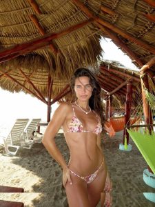Brit Manuela - Image 58