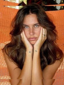 Brit Manuela - Image 36
