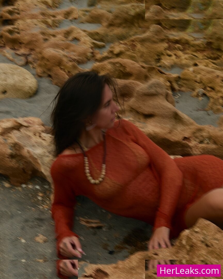 Brit Manuela - Image 22