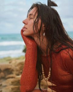 Brit Manuela - Image 20