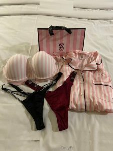 Busty_Love - Image 3