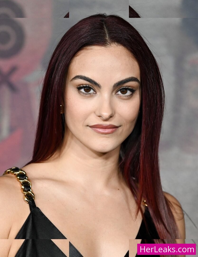 Camila Mendes - Image 164
