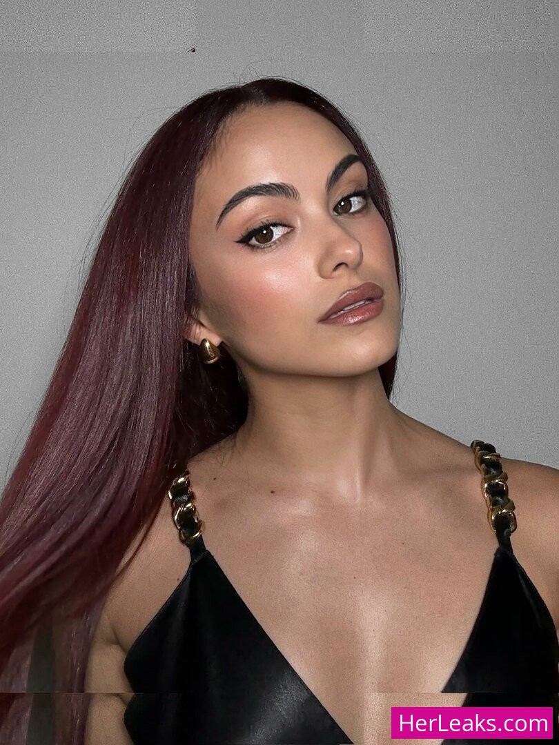 Camila Mendes - Image 159
