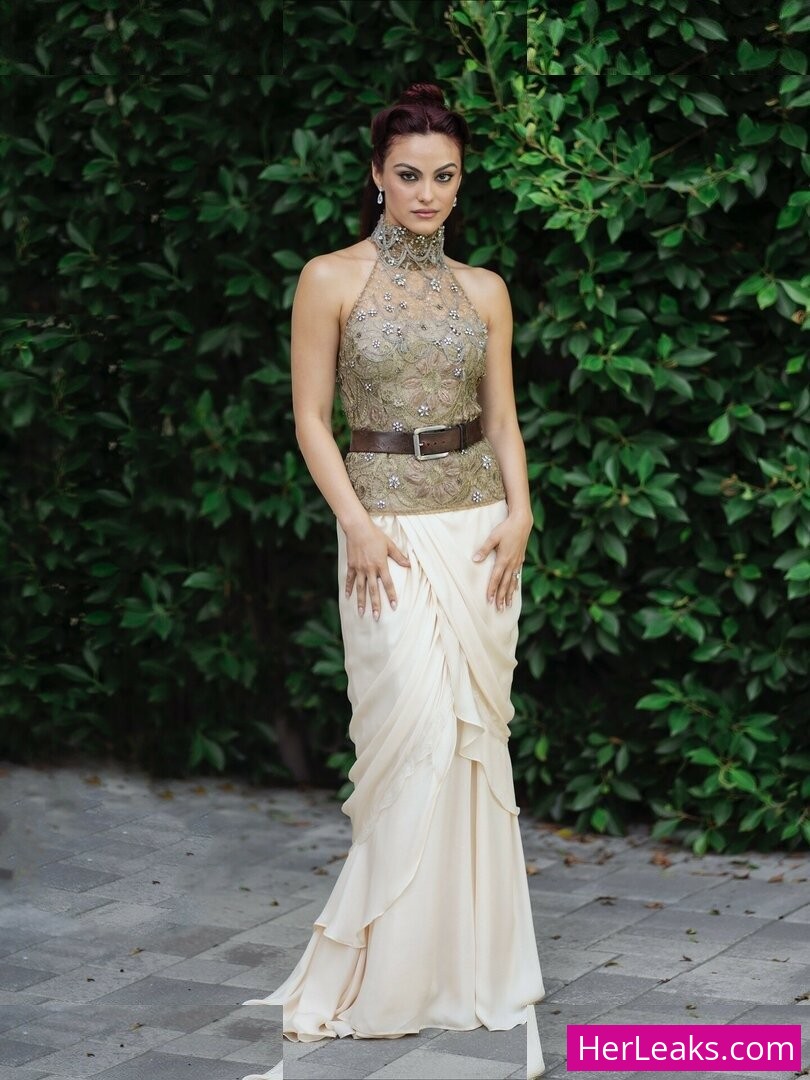 Camila Mendes - Image 154