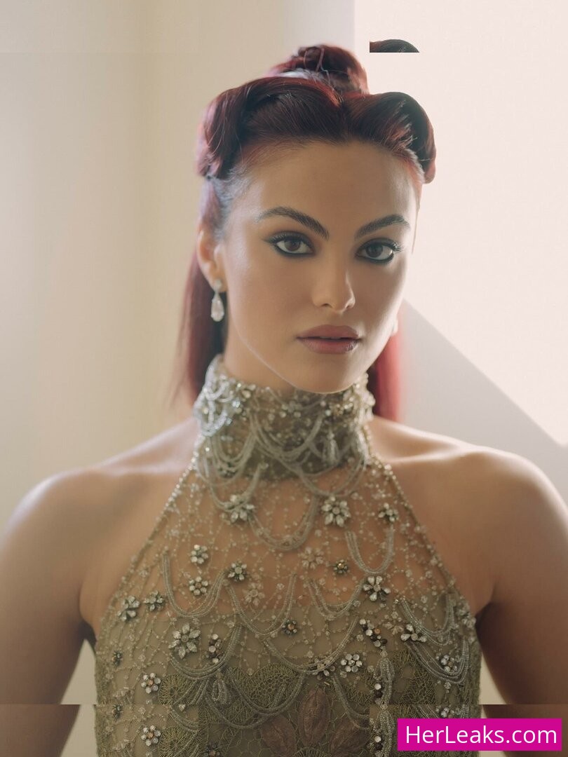 Camila Mendes - Image 152