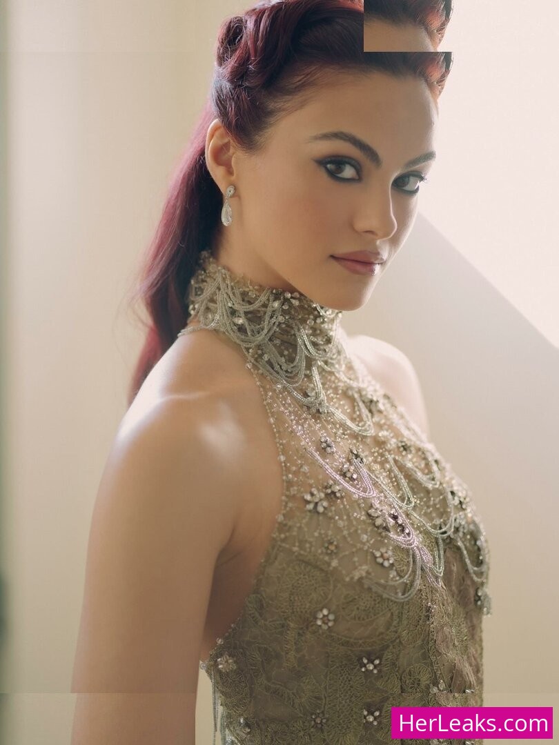 Camila Mendes - Image 150
