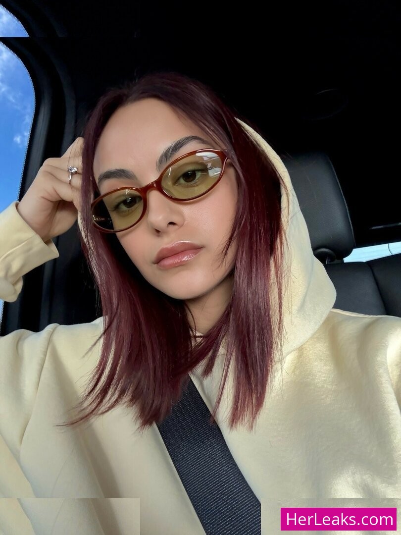 Camila Mendes - Image 117