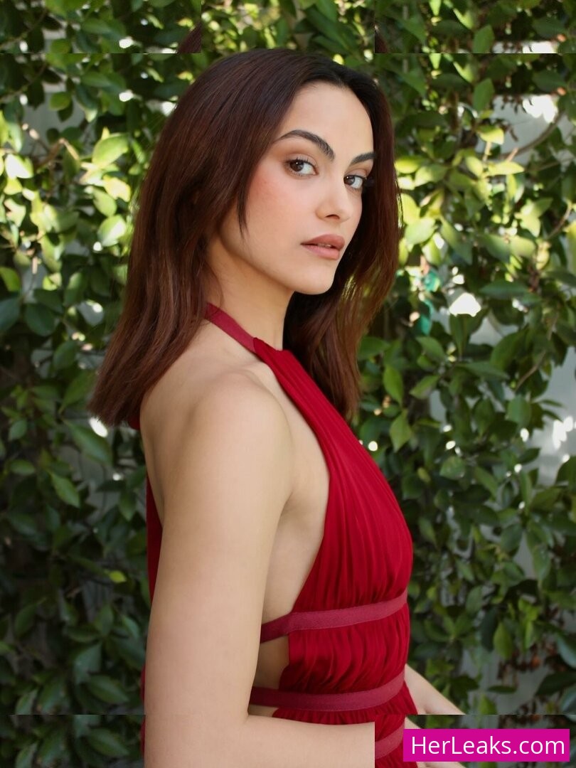 Camila Mendes - Image 108