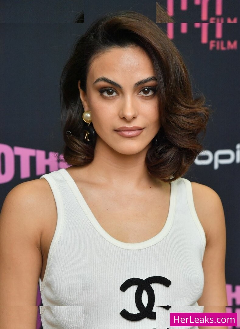 Camila Mendes - Image 103