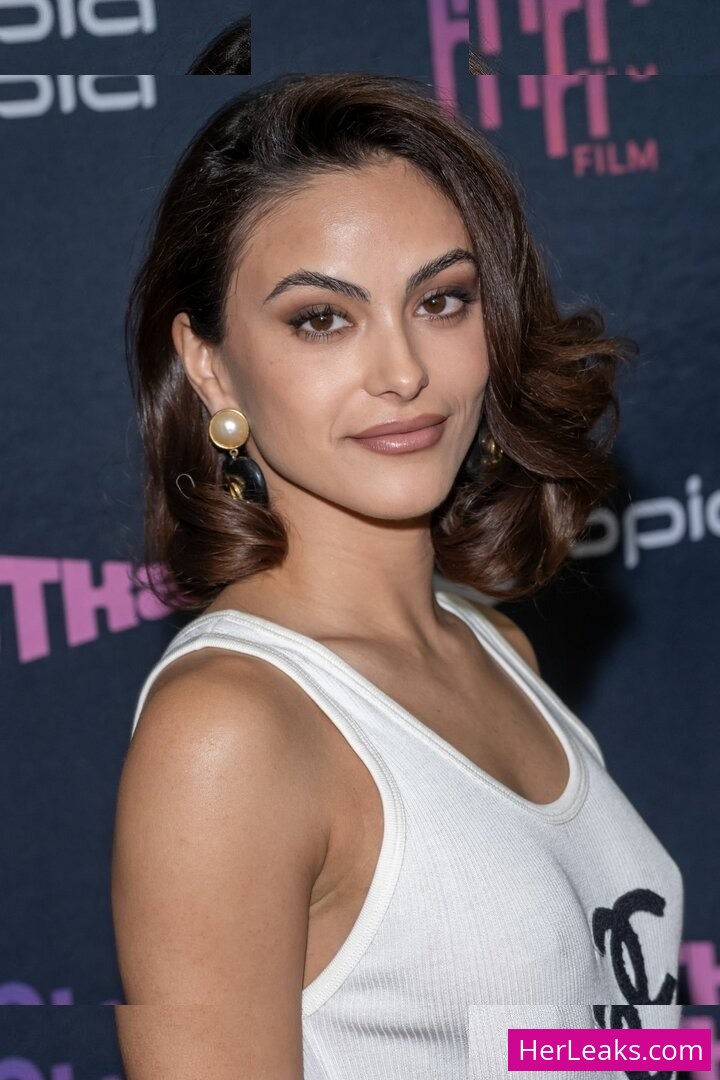 Camila Mendes - Image 98