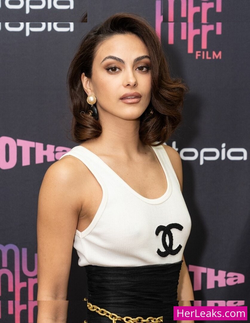 Camila Mendes - Image 97