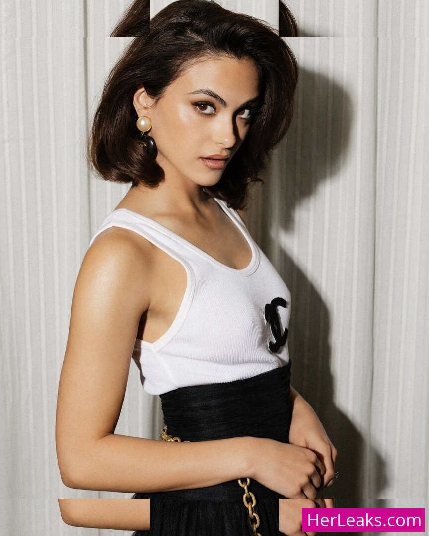 Camila Mendes - Image 93