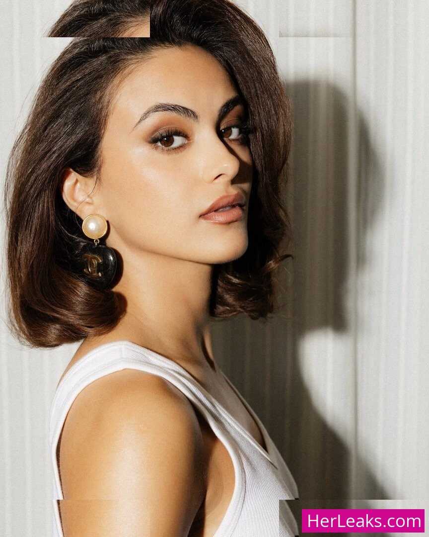 Camila Mendes - Image 92