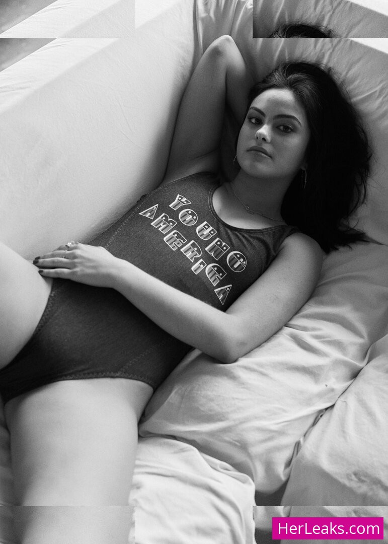 Camila Mendes - Image 80