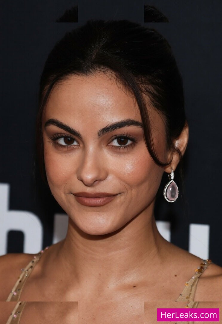 Camila Mendes - Image 71