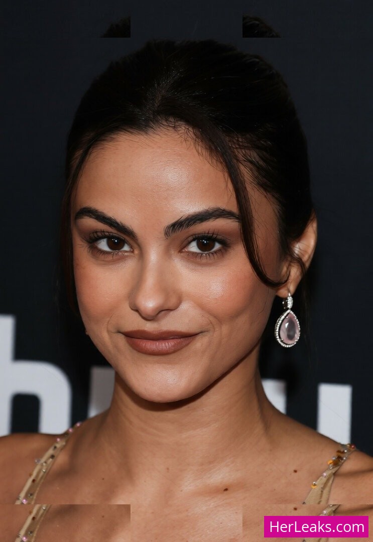 Camila Mendes - Image 69