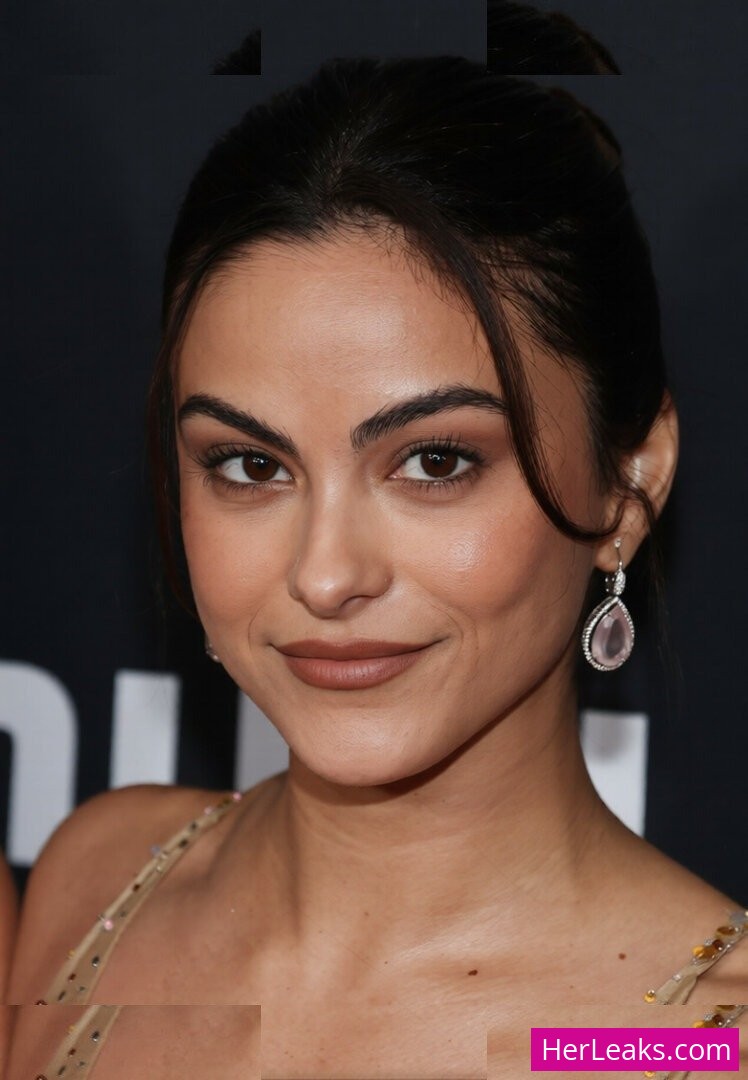 Camila Mendes - Image 68