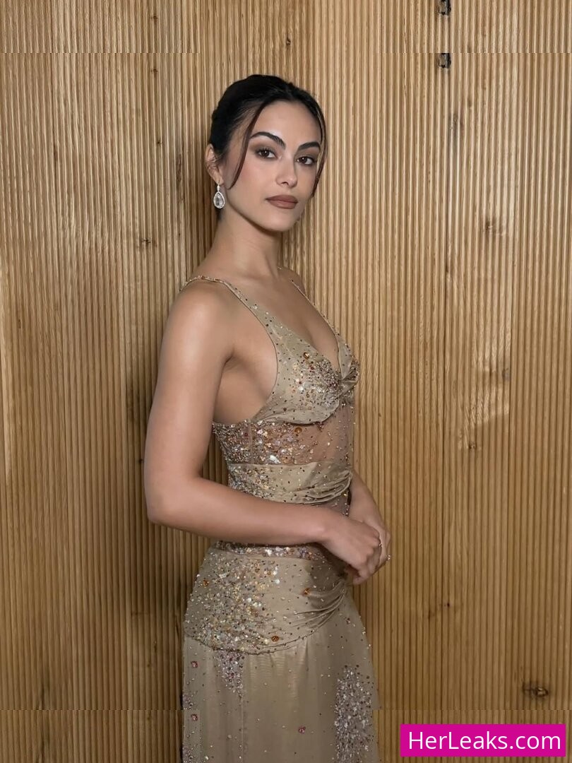 Camila Mendes - Image 66