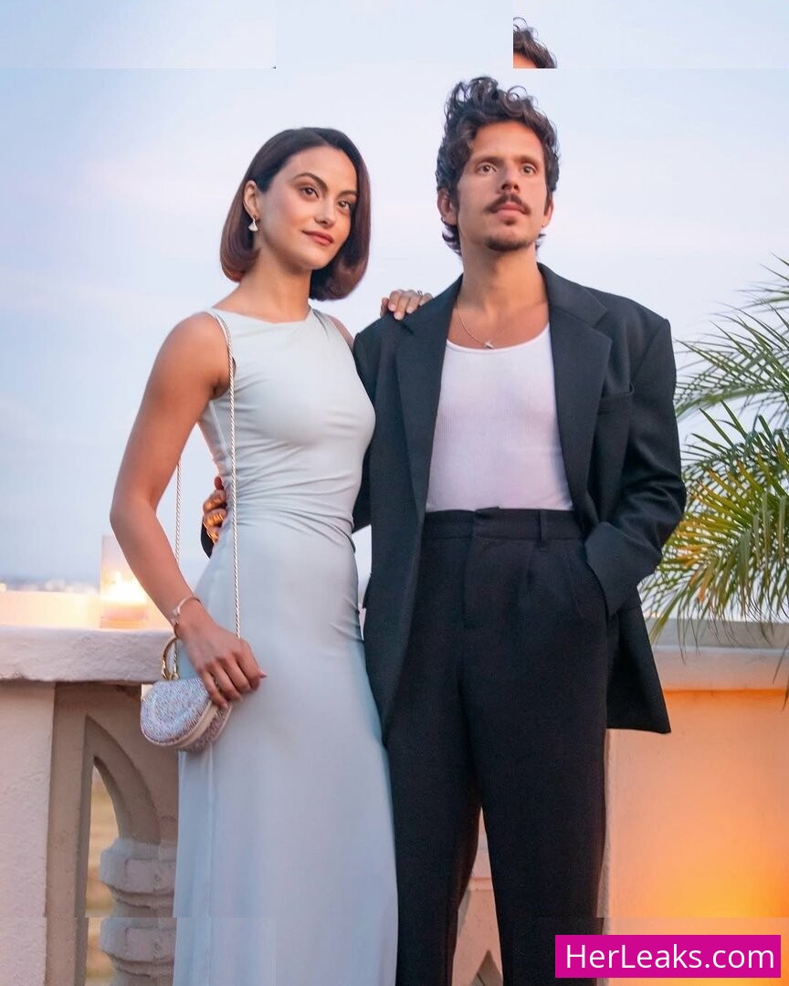 Camila Mendes - Image 45