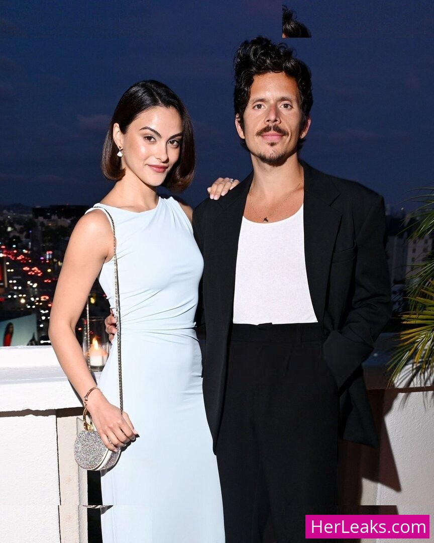 Camila Mendes - Image 41