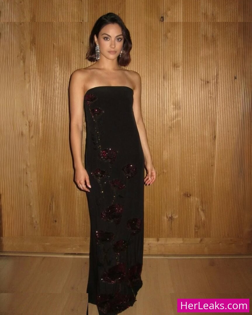 Camila Mendes - Image 16
