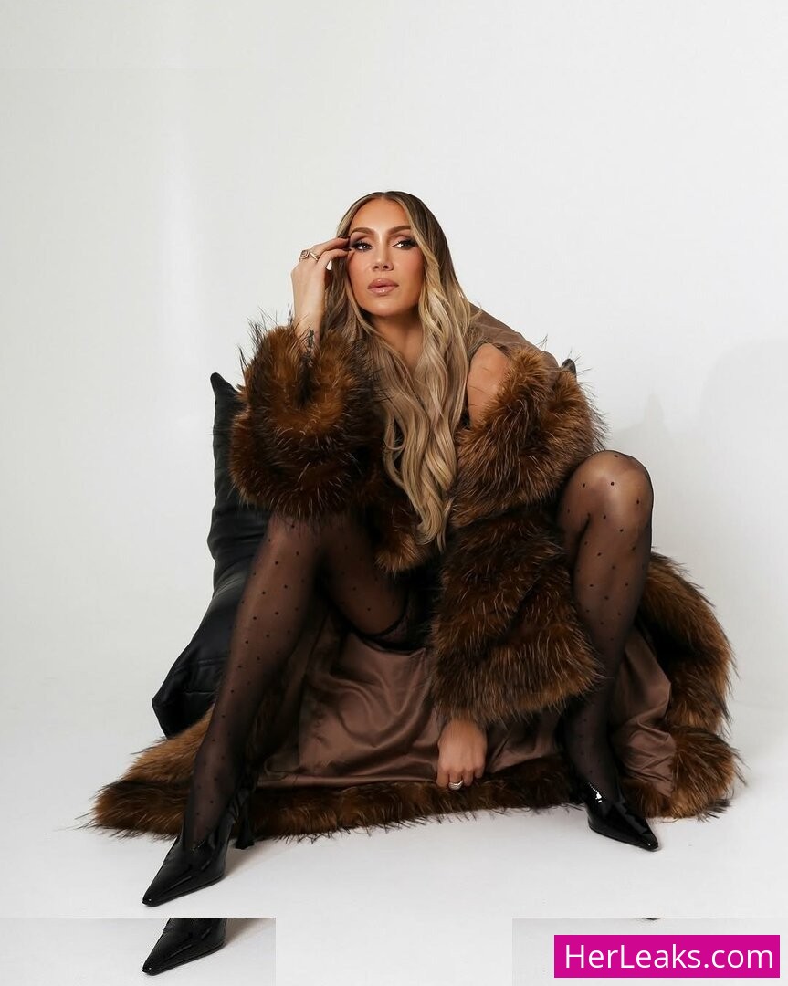 Charlotte Flair - Image 13