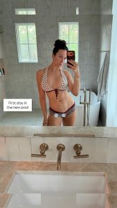 Chelsea Green - Image 55