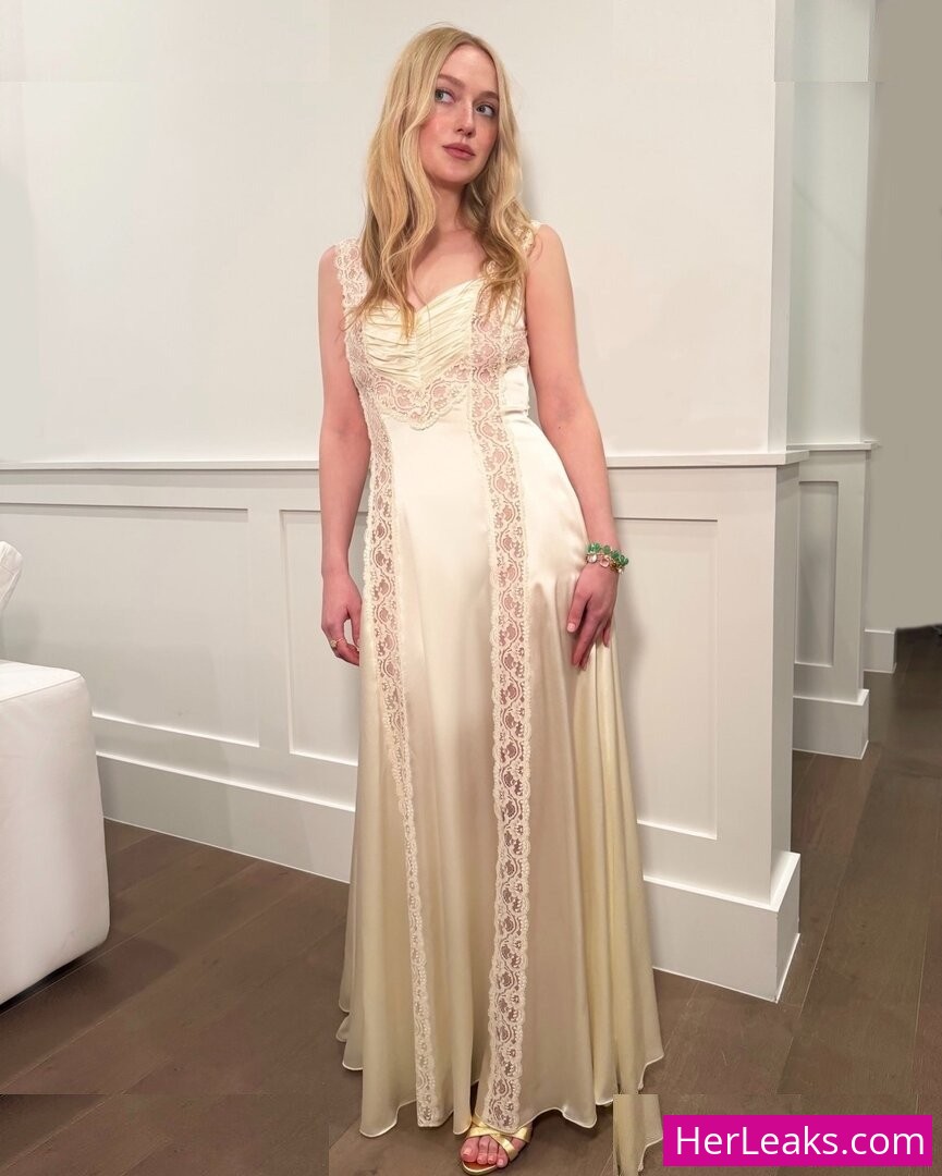 Dakota Fanning - Image 151