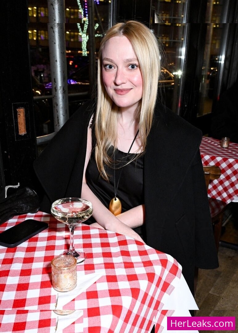 Dakota Fanning - Image 56