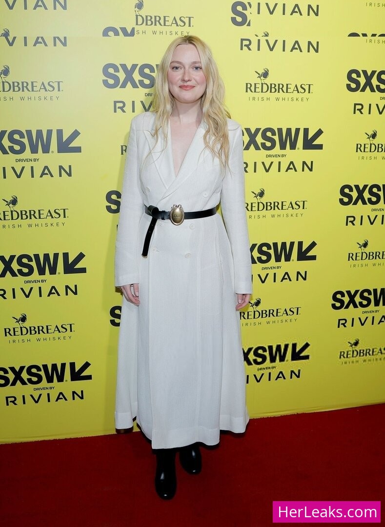 Dakota Fanning - Image 38