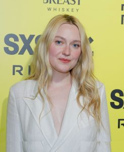 Dakota Fanning - Image 37