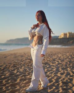 Diana Zambrozuski - Image 102