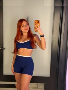 Diana Zambrozuski - Image 38