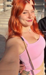 Diana Zambrozuski - Image 37