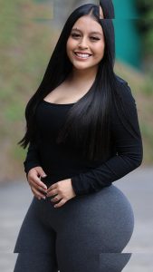 Elizabeth González - Image 6