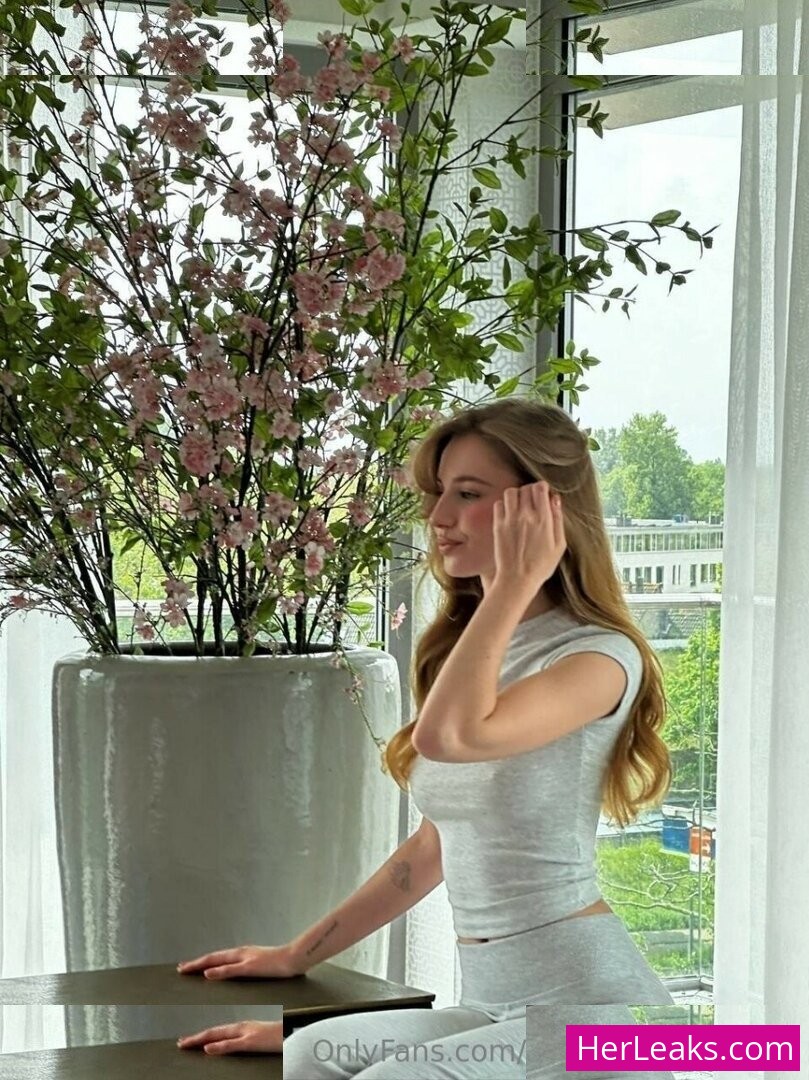 Elizabeth Vasilenko - Image 139